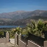 Vakantiehuis Peaceful House With An Awesome View *